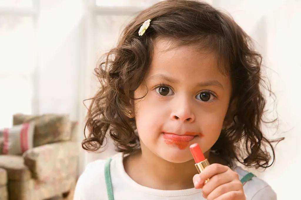 一年服下那么多唇膏,老板麻烦给我来根能吃的!