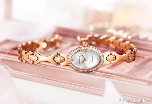 搭配腕表的奢侈手链,小表盘精致满钻轻奢手链表