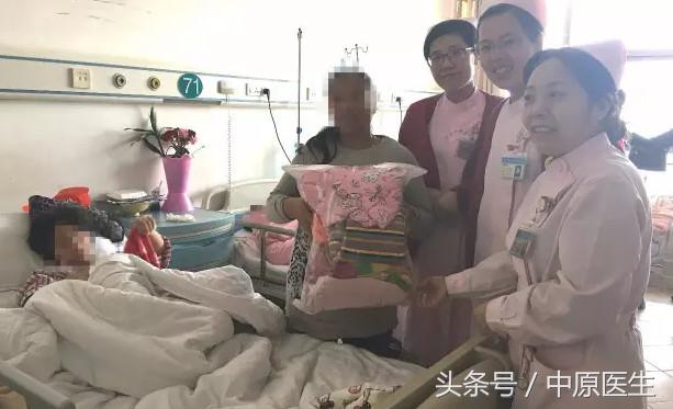 父亲患癌女儿撕心裂肺的哭泣,父亲癌症女儿痛哭视频