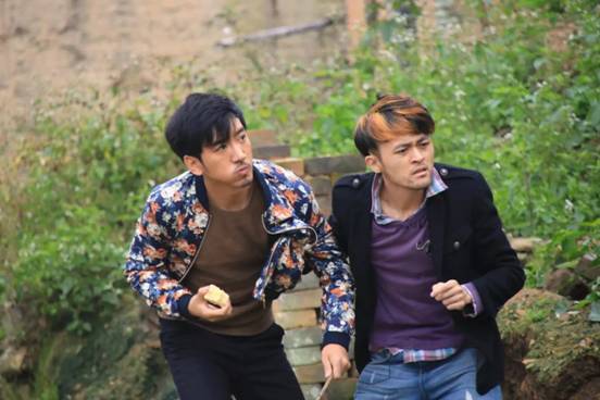 院线文艺电影《半镜》杀青王萌饰演“混混”显实力