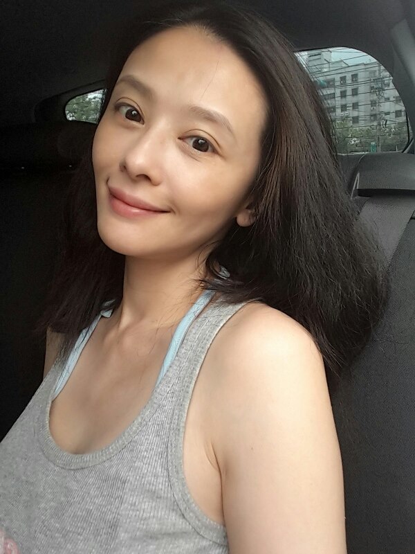 “宇宙美少女”萧淑慎暴瘦成驼背骷髅，自称分裂出500种人格