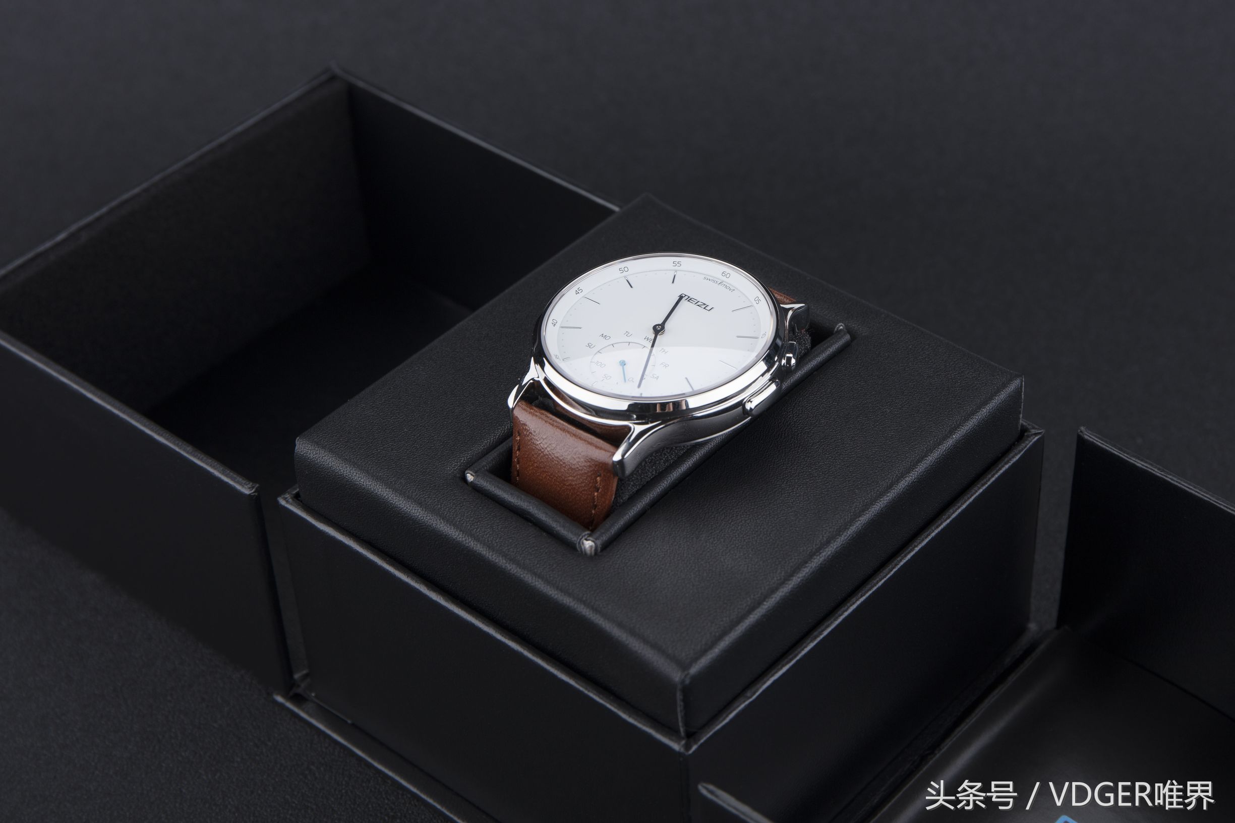 手表也能玩儿游戏,魅族mix轻智能手表