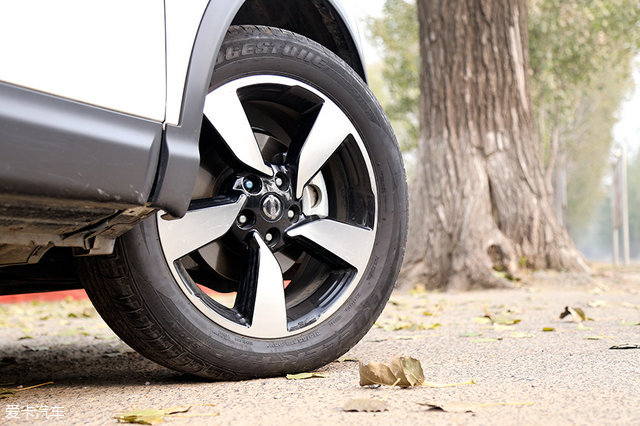 爱卡汽车,逍客经典2.0舒适版上路测试