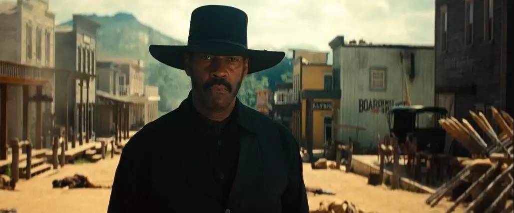 这部边看边吐的翻版《七武士》，最终还是让我燃起