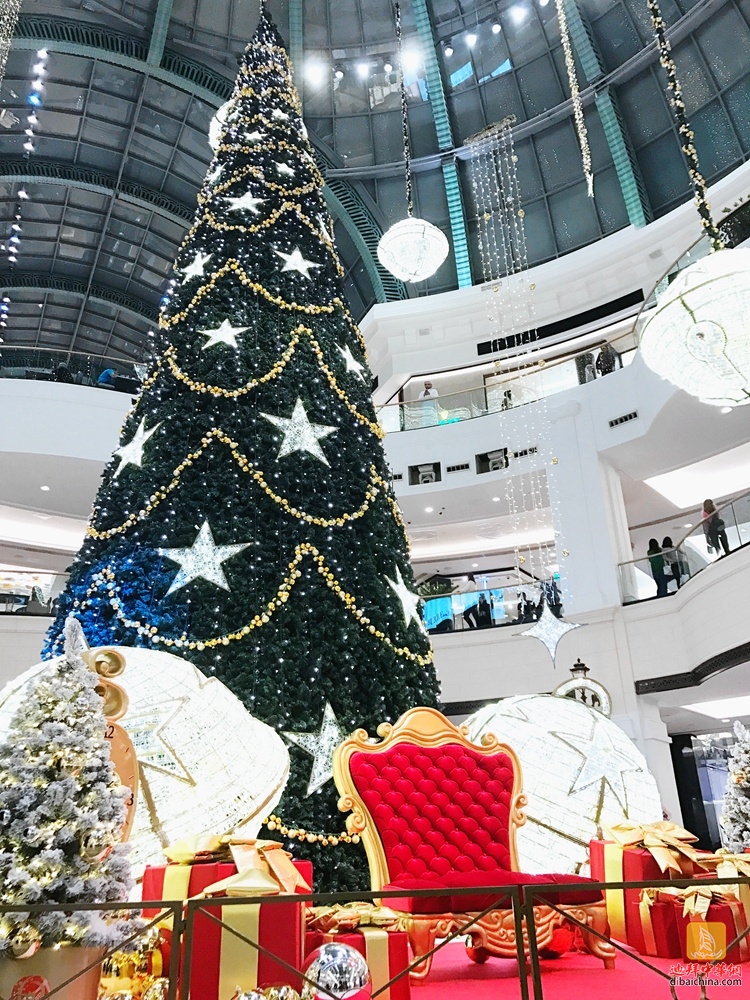 迪拜国家巨大圣诞树,阿联酋皇宫酒店装饰的圣诞树
