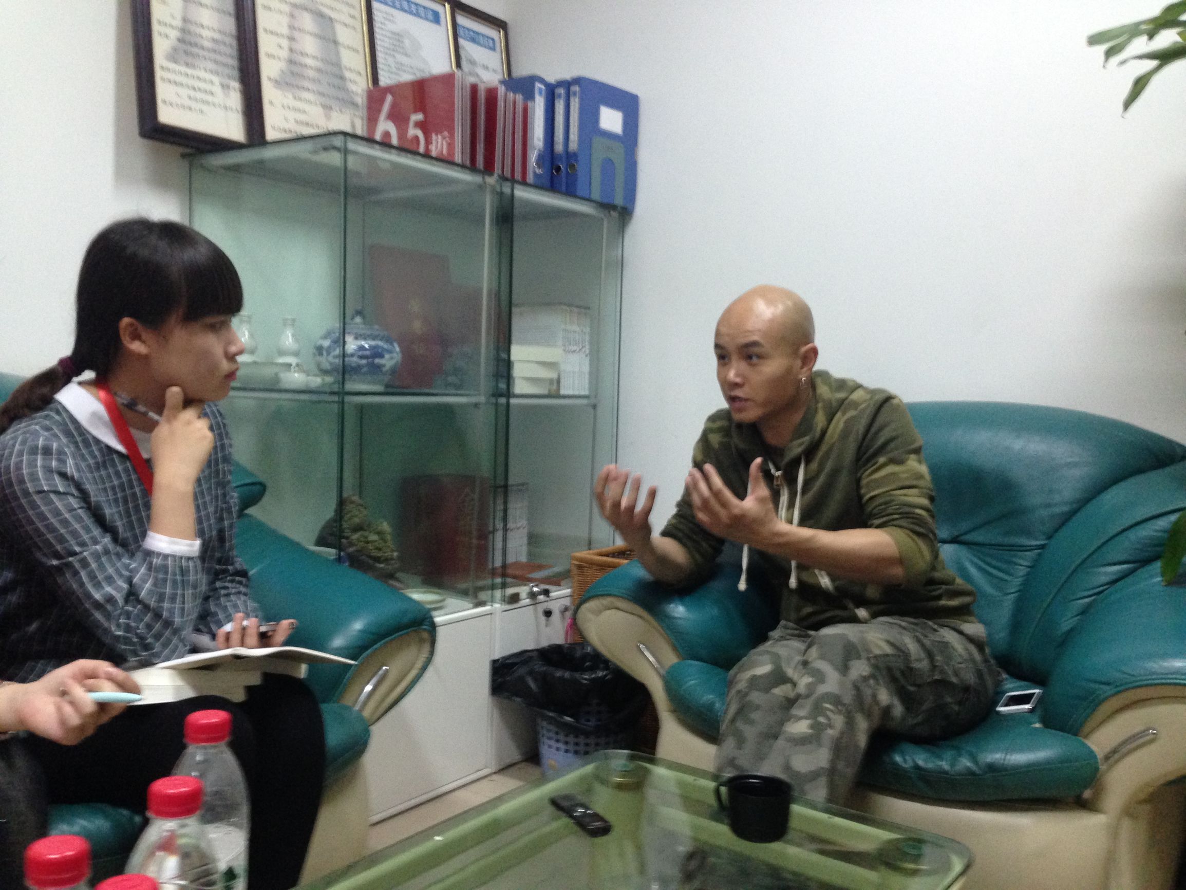 我与光头明星乐嘉的一次碰撞