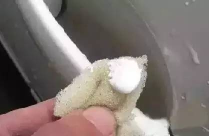 车轻微刮痕去除妙招,原来汽车掉了漆可以这样修补