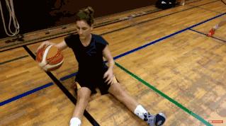 不要输给女生,女生篮球教学基本功从零开始控球