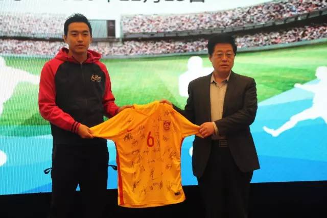 涓存矀瓒崇悆褰㈣薄澶т娇,涓存矀濂冲┛