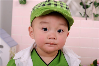 宝宝脸上高原红最快消红的方法,宝宝皮肤高原红抹什么有效