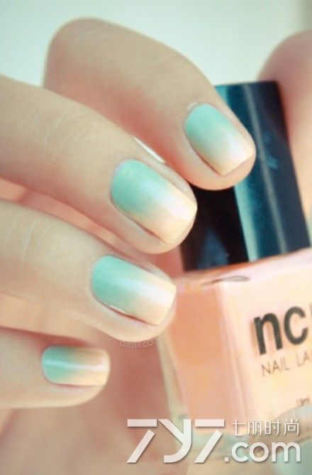 美甲图片2017新款式,2020美甲流行款式短指甲显手白