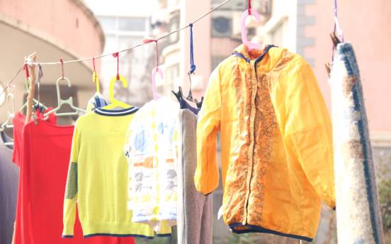 住在一楼很潮湿有霉味,一楼空气潮湿最佳解决方法