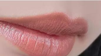 圣诞礼物：圣罗兰YSL星辰色号大科普！怎么买到斩男色？