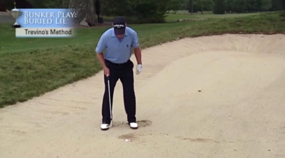 沙坑球最简单的击球方法,斜坡球挥杆技巧