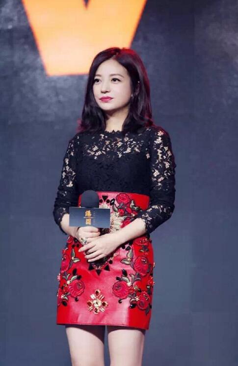 发型真的可以让脸看起来小一些嘛,适合大脸妹的减龄发型