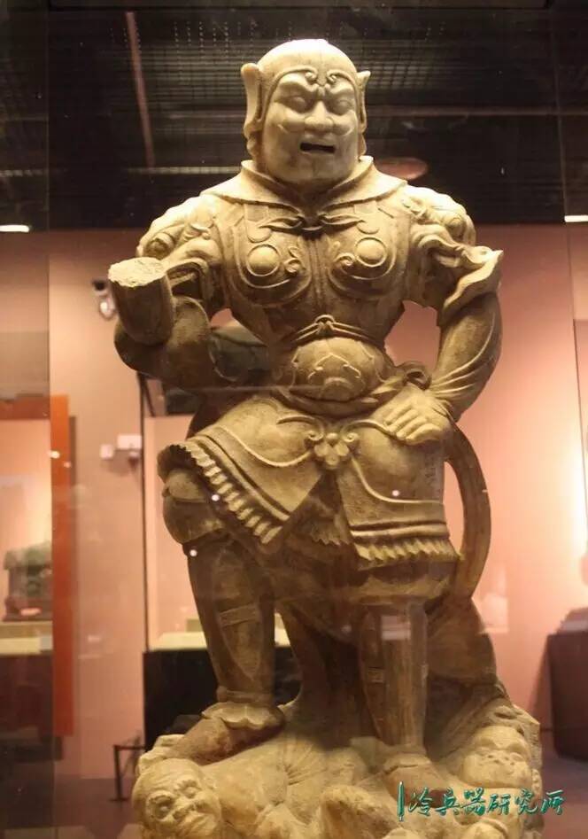 为什么安禄山要背叛大唐 (安禄山怎么叛逃大唐王朝的)