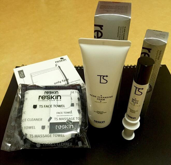 右脸长痘痘怎么治,右边脸上长痘痘怎么快速消除