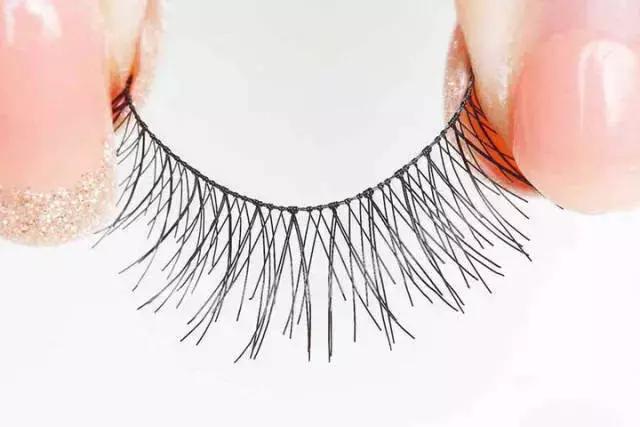 新手刷睫毛的正确方法,刷睫毛的好办法