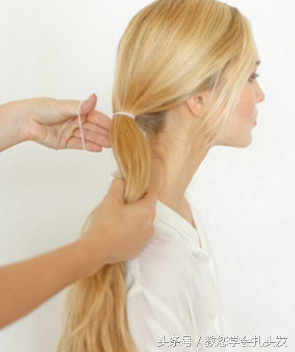 简约浪漫花苞头简单扎法图解