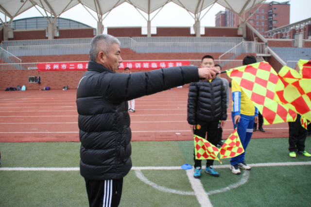 足球裁判没圈子真的没用吗,足球裁判不公平谁管裁判