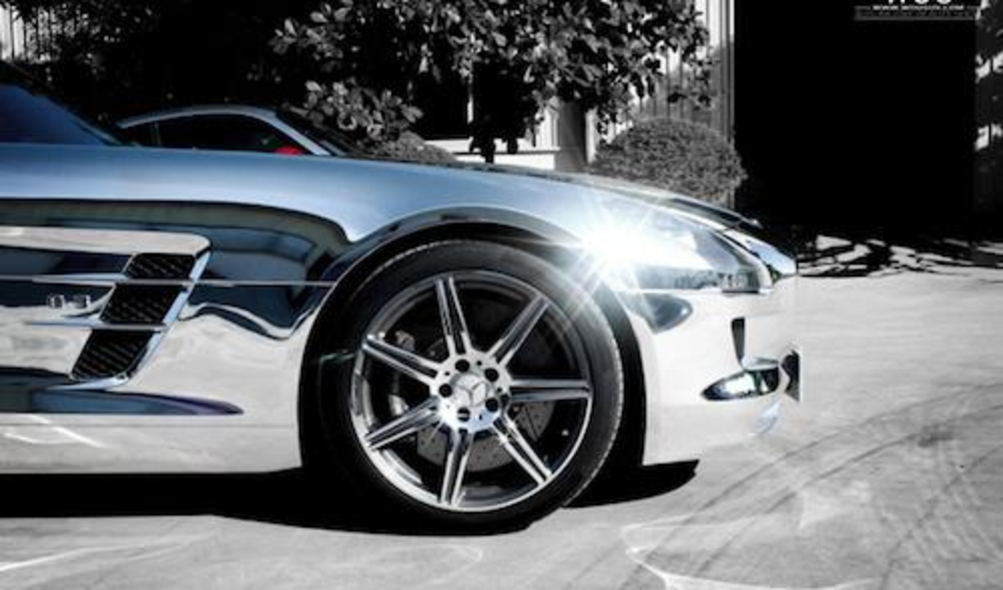 怎么对付后车开远光灯,强光手电对付后车远光灯