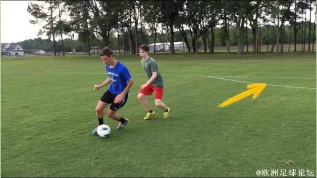 「维维过人教程」非常实用：快速转身，迅速摆脱防守人员