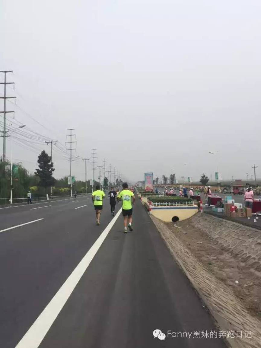 黑妹马拉松图片,马拉松黑妹