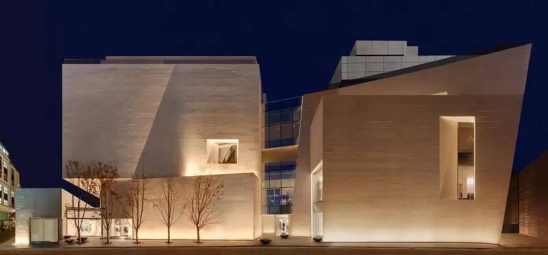 去韩国买衣服推荐买什么,韩国哪里卖好看的衣服