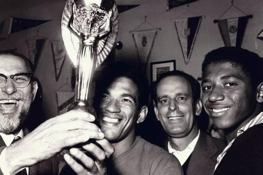 阿迪和彪马分道扬镳,阿迪和彪马的那些事