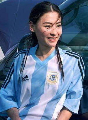 女明星都喜欢哪个足球明星,女明星都有谁喜欢足球