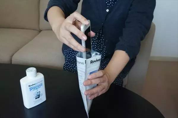 手机屏进水有水印简单的解决方法,手机进水黑屏了但是有声音怎么办