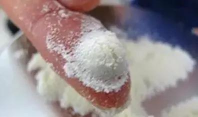 如何辨别奶粉是否正确选择 (如何挑选奶粉的七大误区)