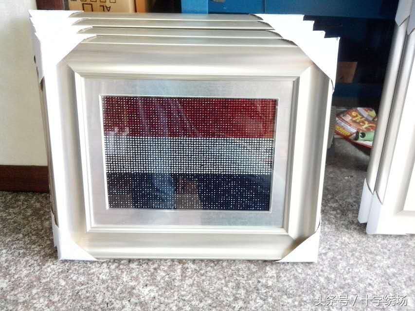 雄峰万里舞长龙！2017更向前！框福工艺祝大家开年大吉！