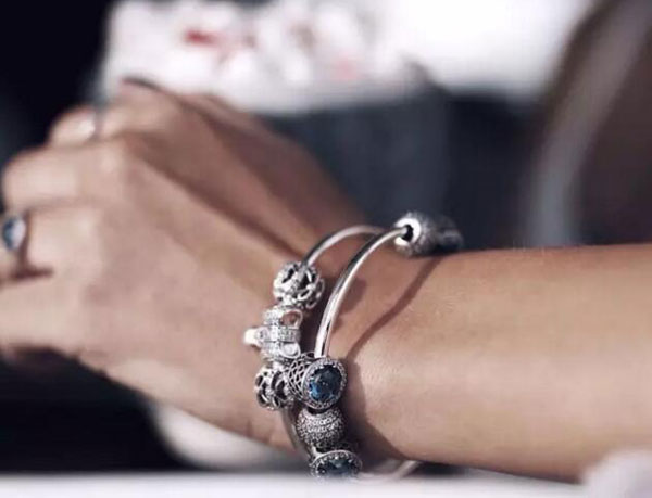 千万别买martiderm的东西,pandora潘多拉官方旗舰店直播