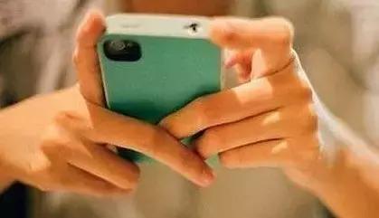 玩手机玩得大拇指痛怎么办,手机玩多了手指肿痛