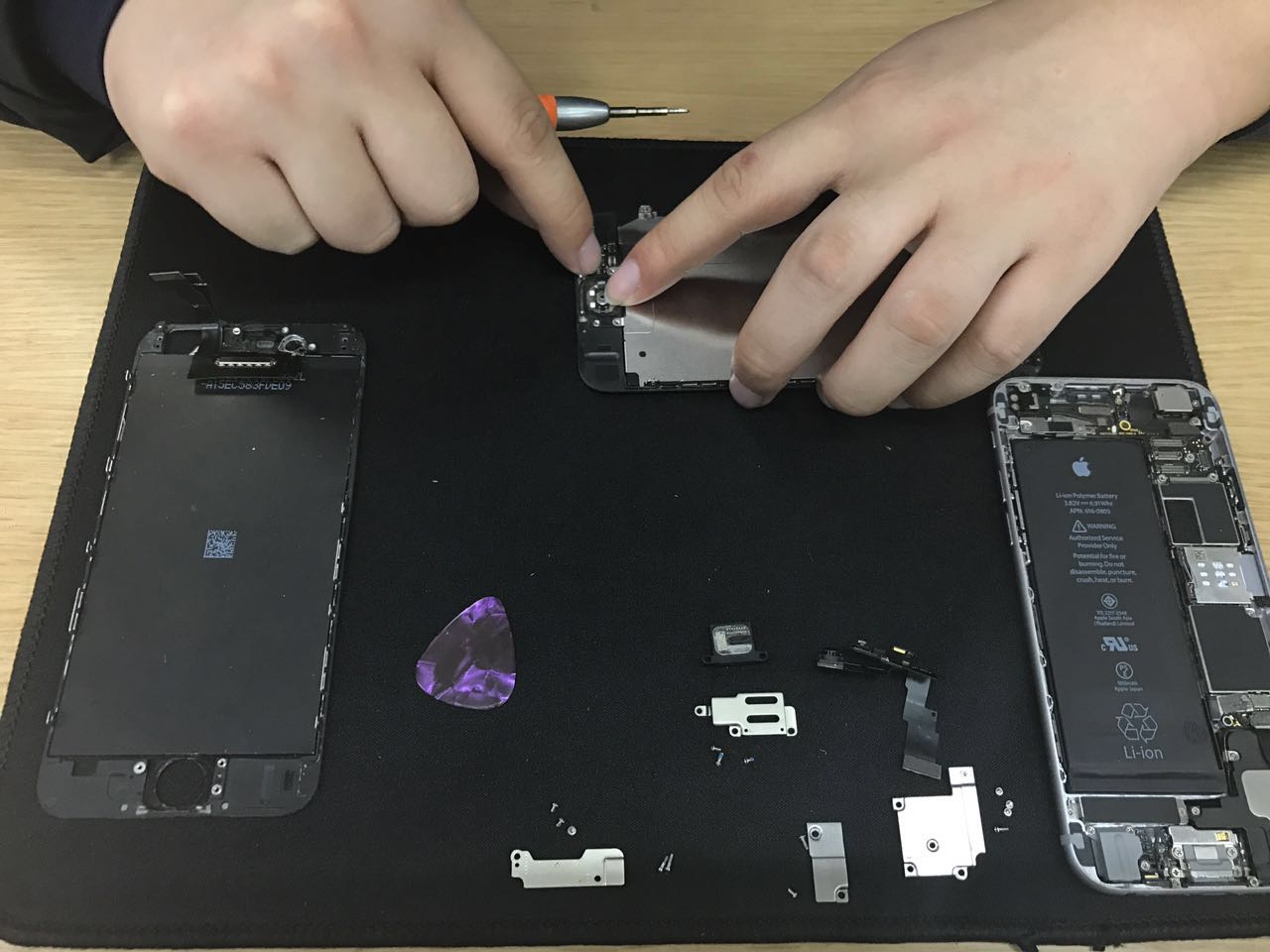 iphone6屏幕换玻璃,iphone6屏幕更换多少钱