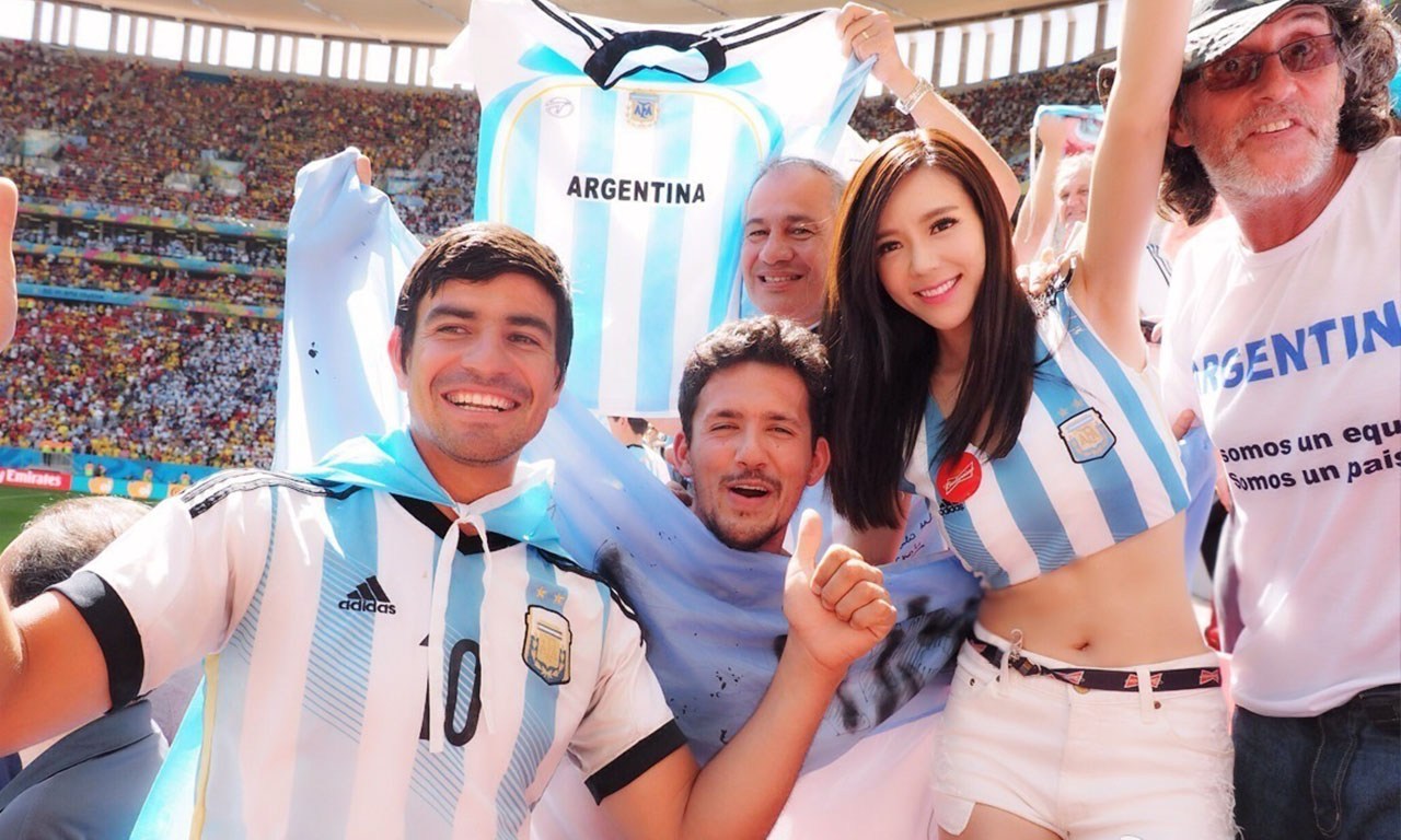 女明星都喜欢哪个足球明星,女明星都有谁喜欢足球