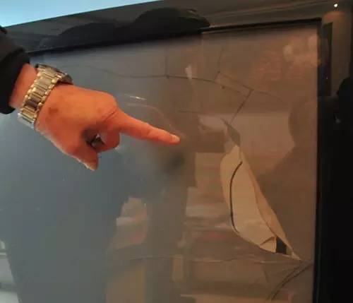 电视突然“炸”了！自贡老汉非要找出原因，竟不是为了追责和索赔……