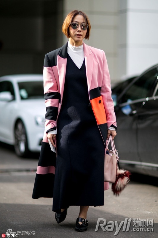 肩宽可以穿v领荷叶边上衣吗,肩宽适合穿什么圆领还是v领上衣