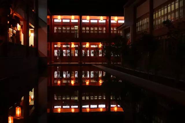 一个长得像李小龙的男人，在长泰一村子里，建了个千与千寻的奇幻世界