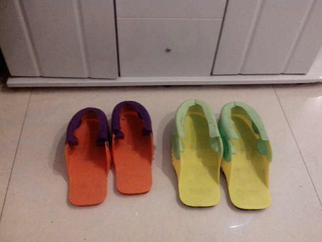 家里地砖走路发粘怎么办,家里地砖回潮