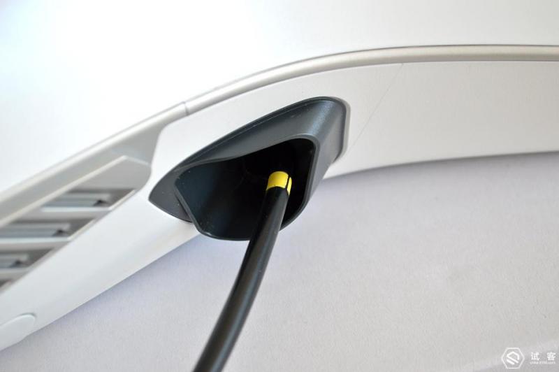 戴森床上吸尘器清洗,清洁床吸尘器