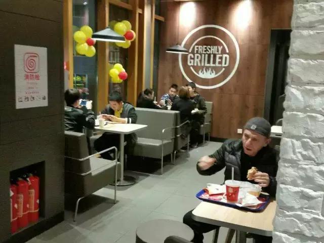 你敢信？在阳朔可以吃得到源自意大利的牛排菇。