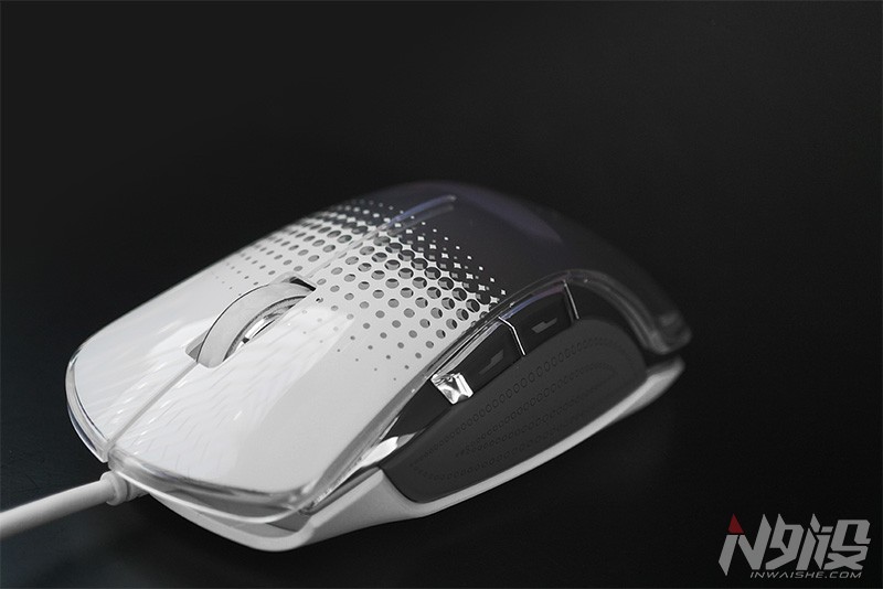 通体发光i-ROCKSIM6游戏鼠标图赏