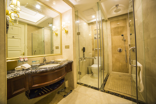 绚烂这夜的碧湖，醉了你的温暖柔情