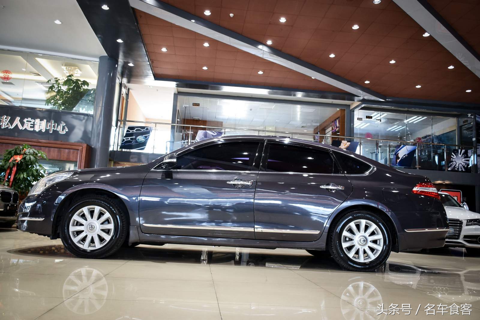 日产天籁2011款公爵2.5lxv尊雅版,2013款天籁2.5lxl领先版的配置