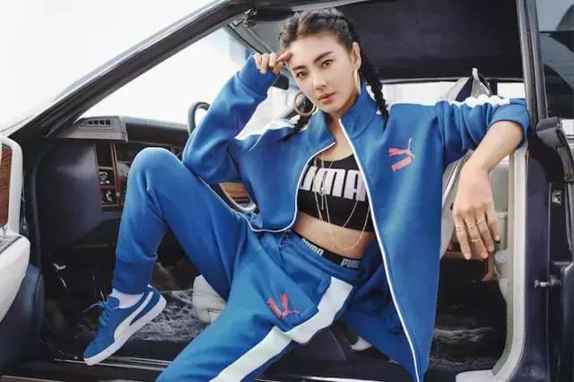 看杨幂职场着装如何搭配,袁姗姗和杨幂同款运动装