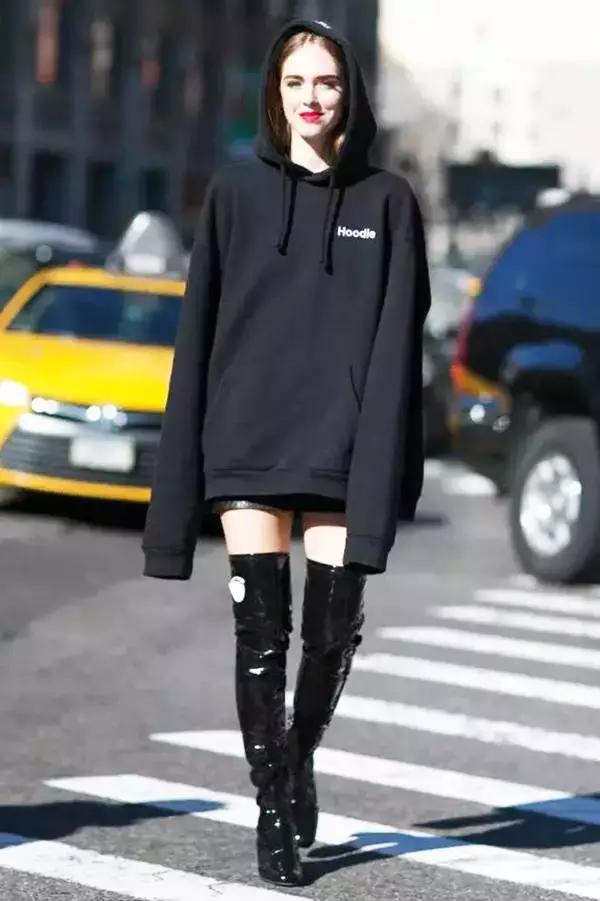 看杨幂职场着装如何搭配,袁姗姗和杨幂同款运动装