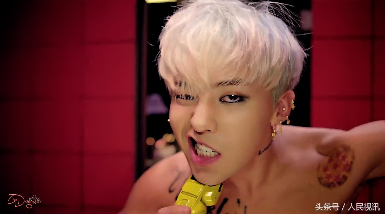 gd权志龙颁奖撒钱,gd权志龙有多有钱