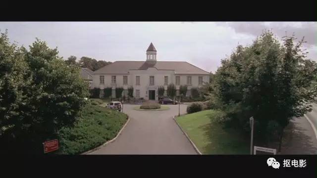 功夫瑜伽成龙和蛇,功夫瑜伽成龙带着狮子飙车